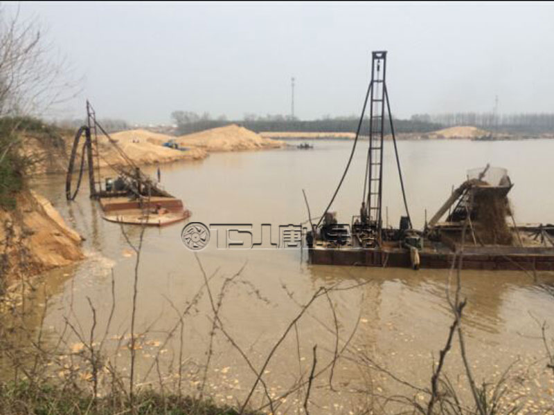 無(wú)節(jié)制開采河沙，河堤受損嚴(yán)重